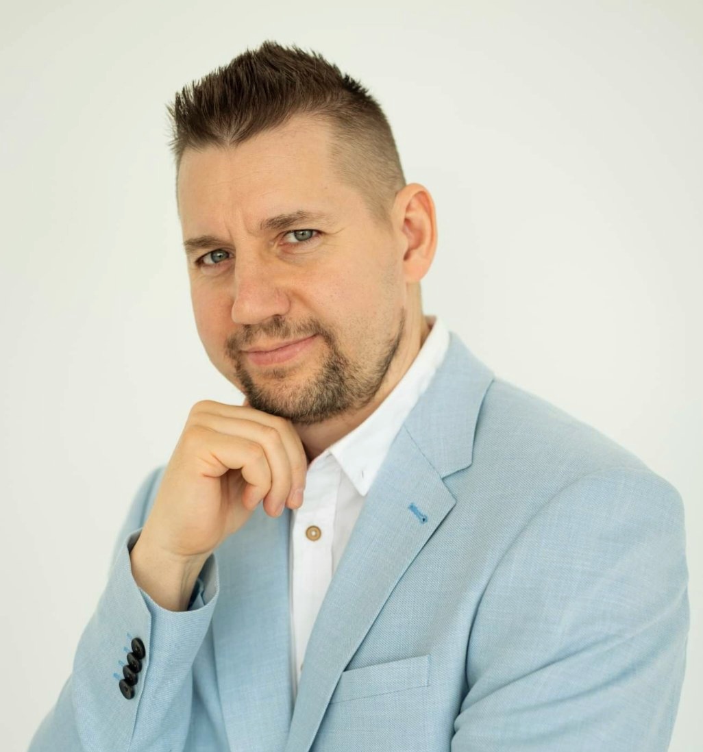 Hustiák Dániel - Projekt menedzser